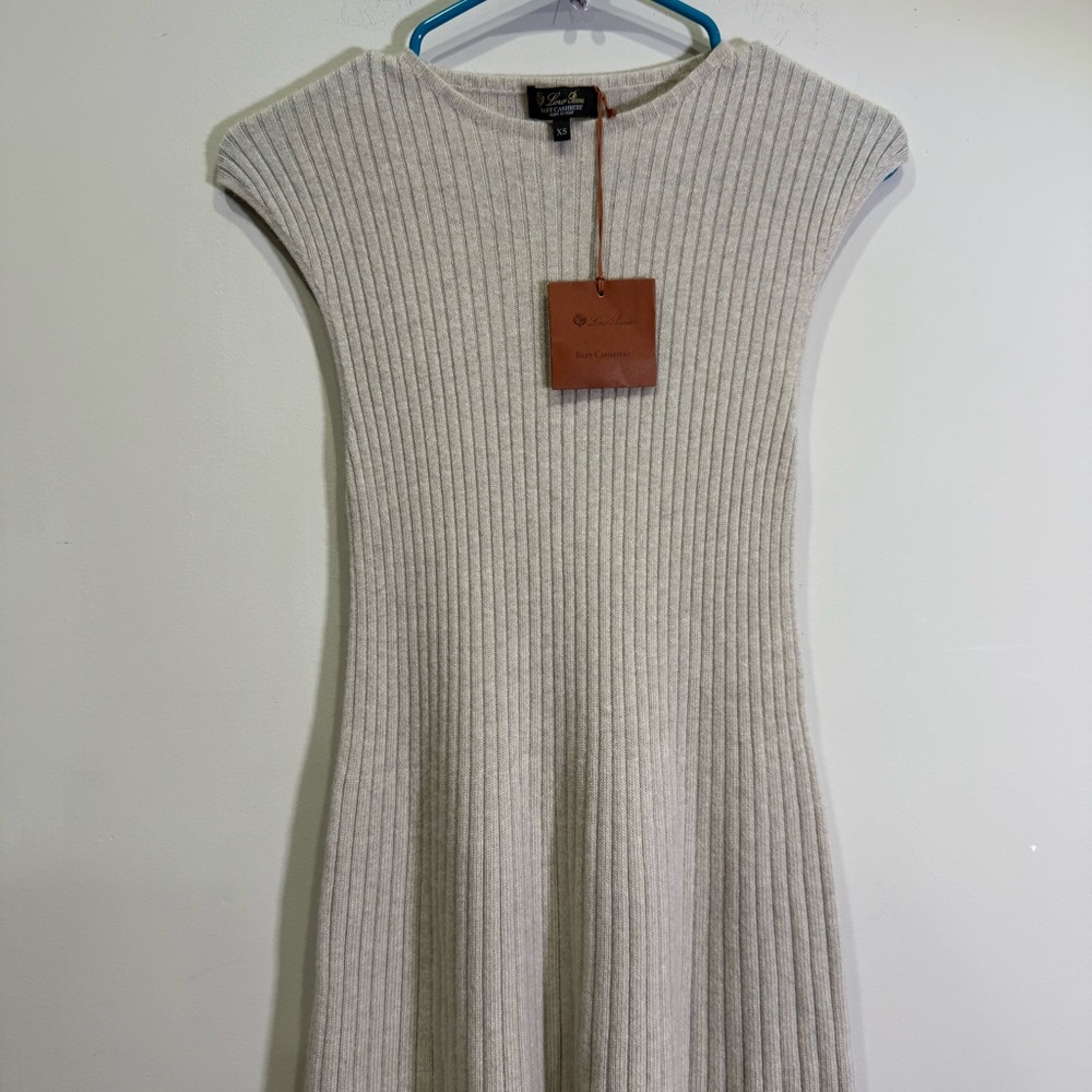 LORO PIANA
Cervatto ribbed-knit cashmere midi dress